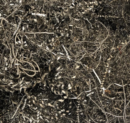 Residuos metálicos apilados